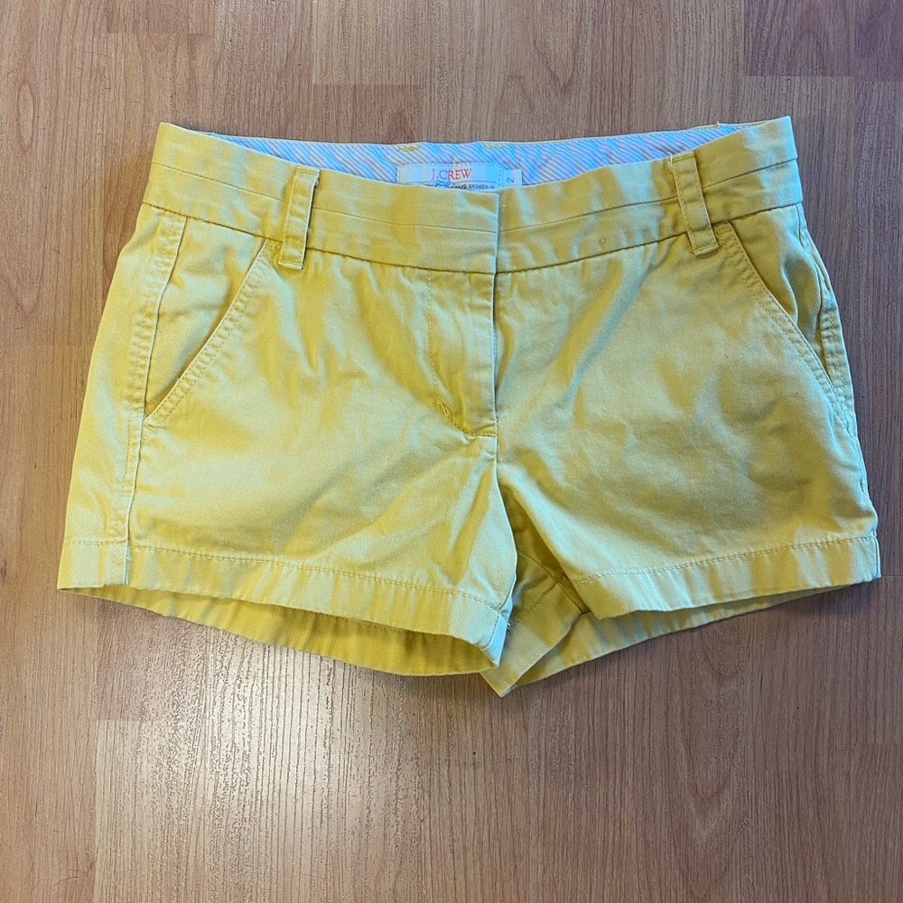 Low waisted yellow shorts !!